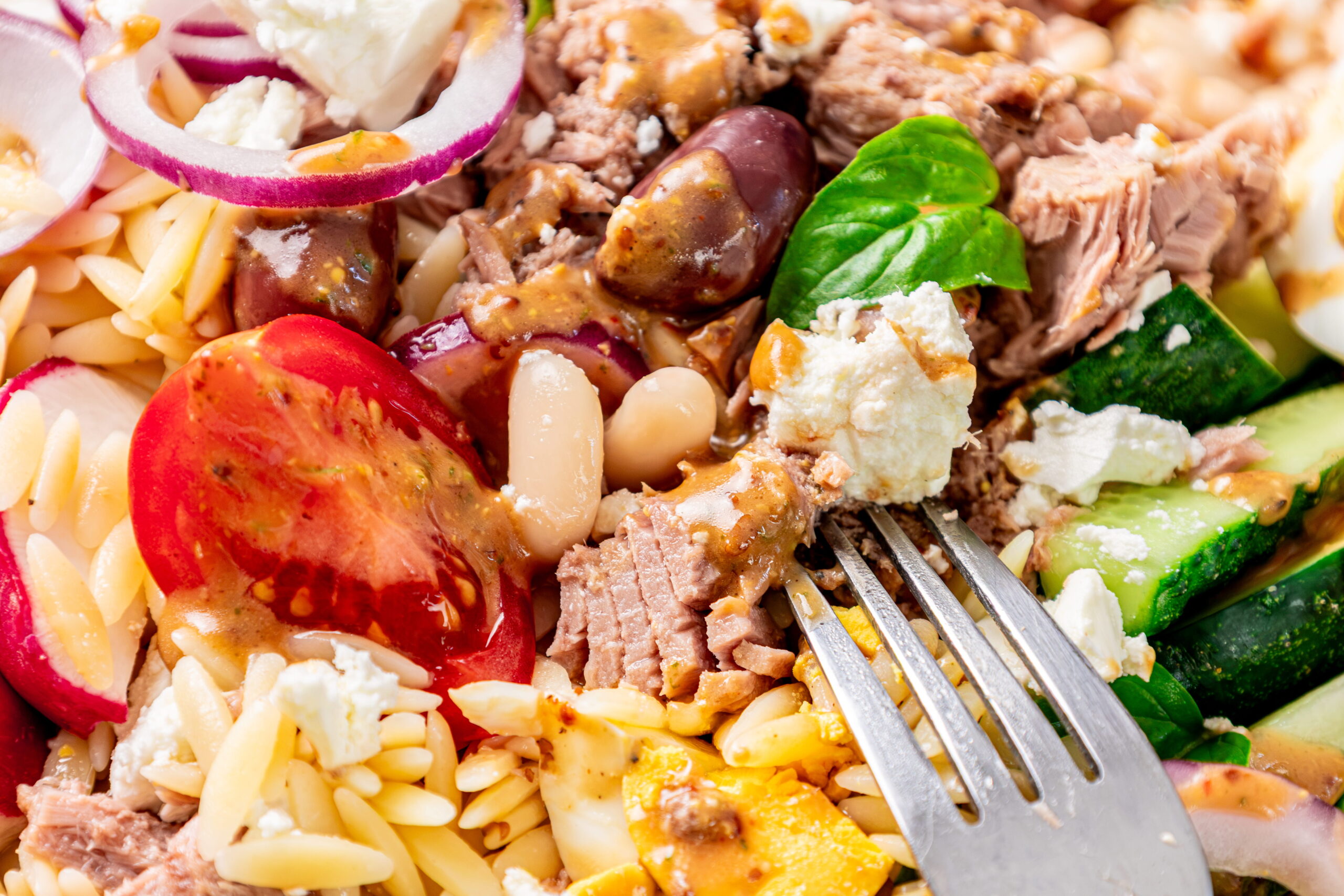 High-Protein Mediterranean Orzo Salad with Tuna, White Beans & Boiled Eggs